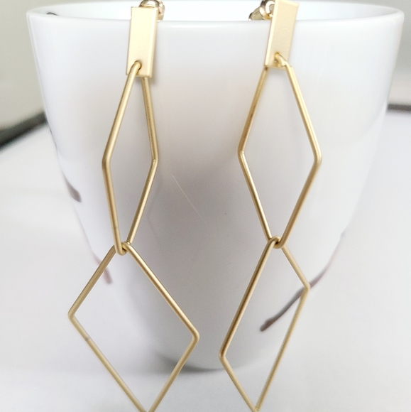 S925 Silver Needle Earring - Picture 3 of 3